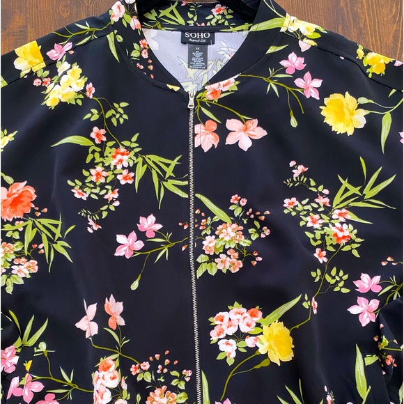 SOHO APPAREL LTD - NEW YORK FLORAL BOMBER JACKET - 3X - Picture 7 of 10